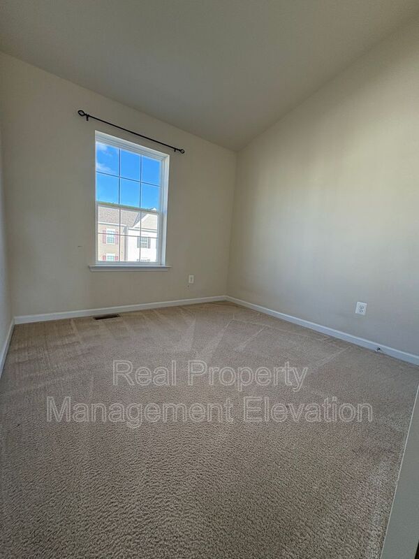 Building Photo - 249 Schramm Loop