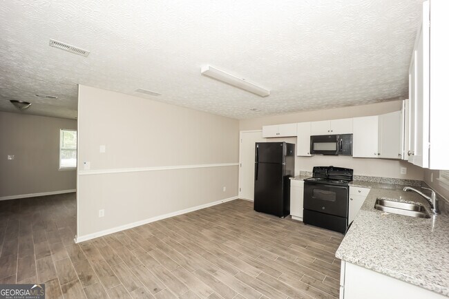 Building Photo - 1017 Lombardy Way