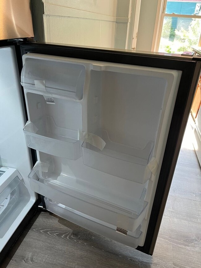 Building Photo - Gorgeous 1-bedroom, First floor! Apartment...