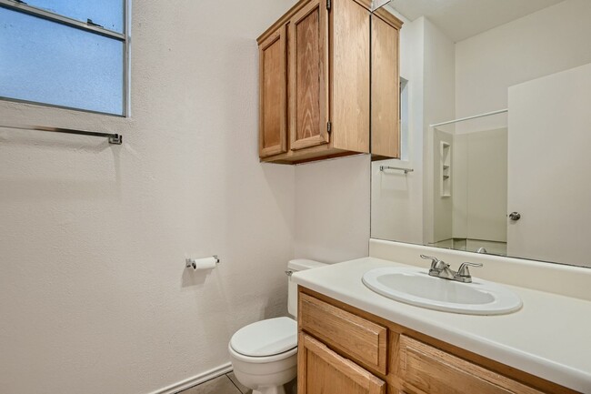 Building Photo - Beautiful 3/2 on Greenbelt (Inquire for Av...