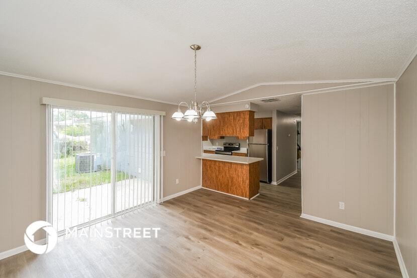 Building Photo - 1523 Lavilla Dr N