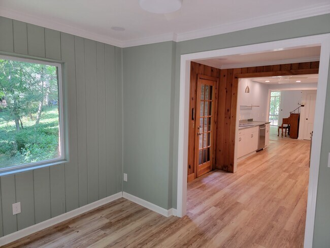 Building Photo - 73 Huntington Hills Ctr