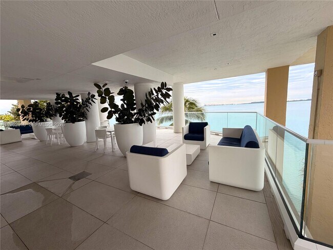 Building Photo - 770 Claughton Island Dr