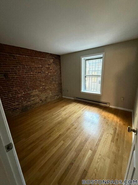 Building Photo - 1742 Washington St