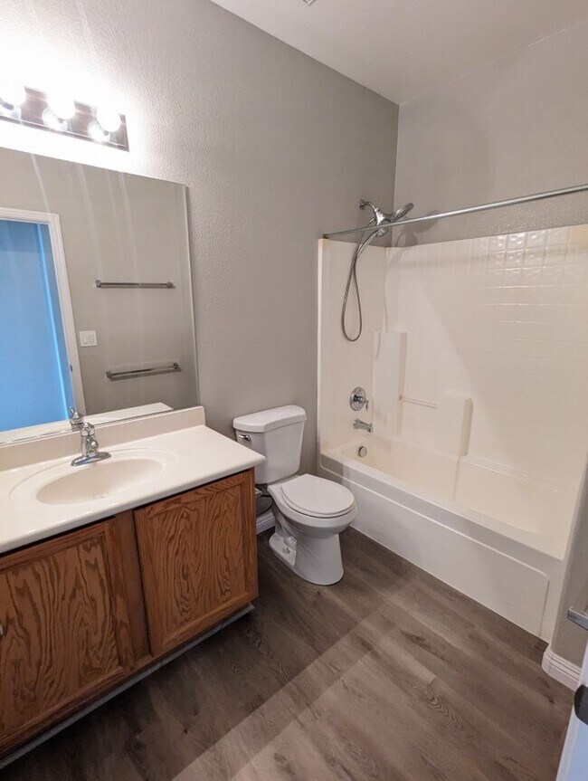 Building Photo - 2782 Lochleven Way