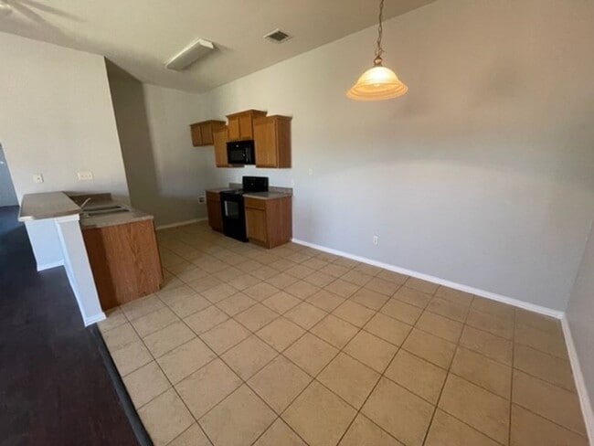 Building Photo - 1912-2000 Prosperity Trail