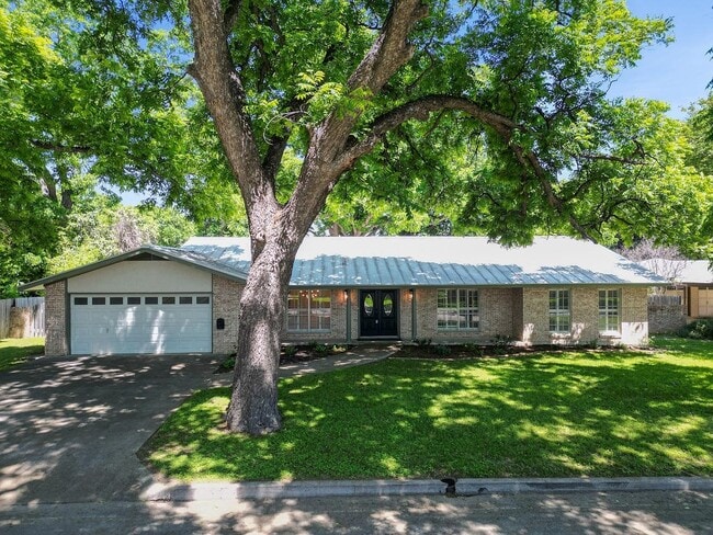 Building Photo - 21 Larkwood Ln