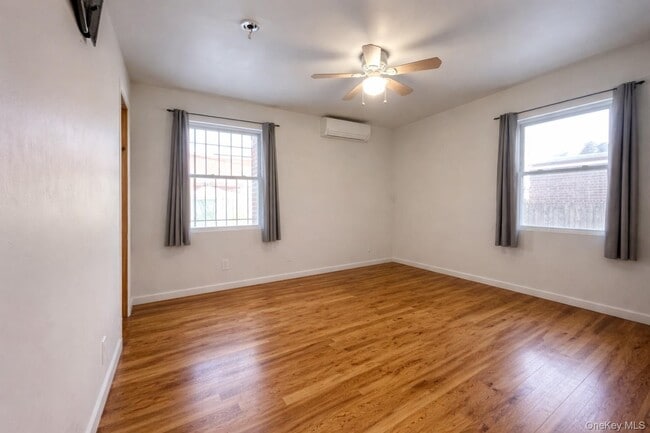 Building Photo - 76-30 172nd St