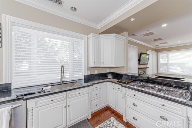 Building Photo - 9772 Crestview Cir
