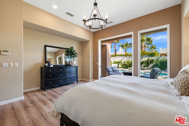 Building Photo - 4 Cartier Ct