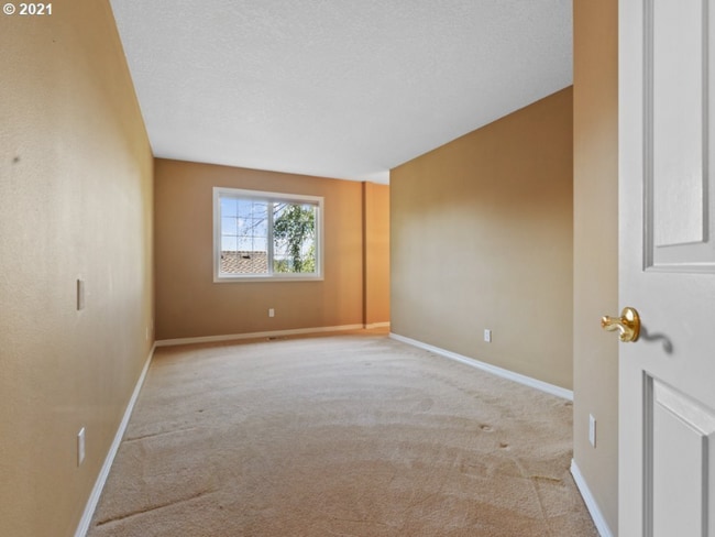 Building Photo - 2080 Wellington Dr