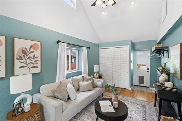 Building Photo - 556 S Canosa Ct