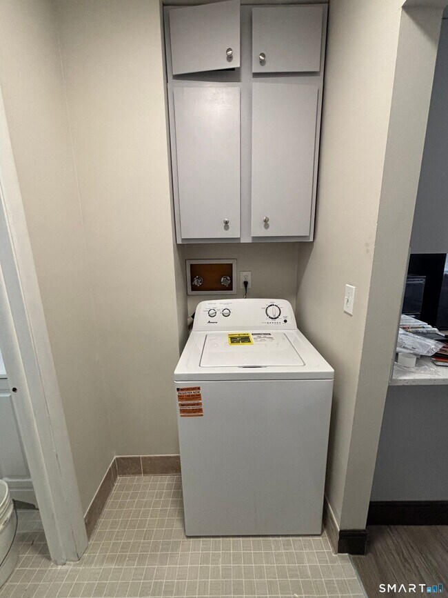 Building Photo - 37 Wakefield Ct