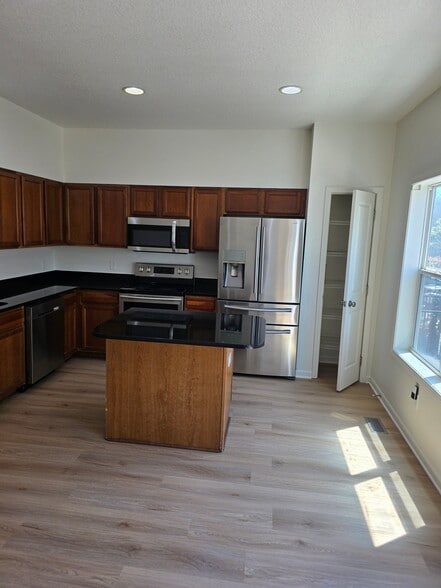 Building Photo - 6895 Jack London Dr