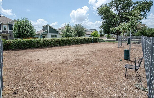 Building Photo - 11820 Coyote Call Way