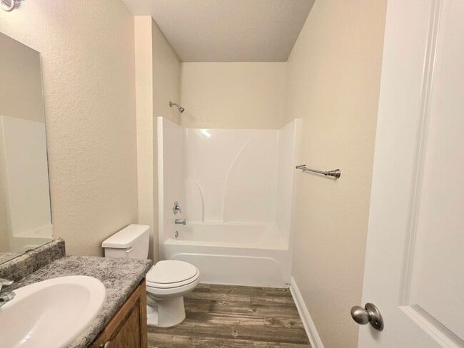 Building Photo - 5297 Parkside Dr