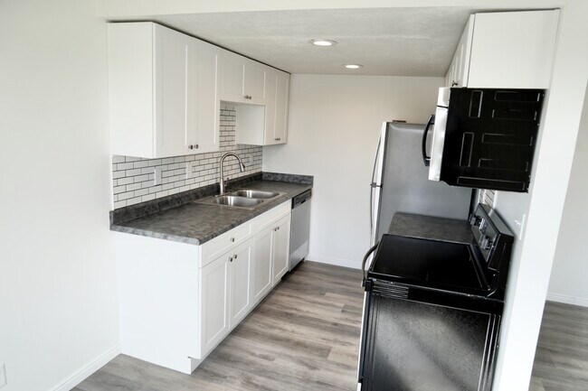 Building Photo - Layton 4-plex