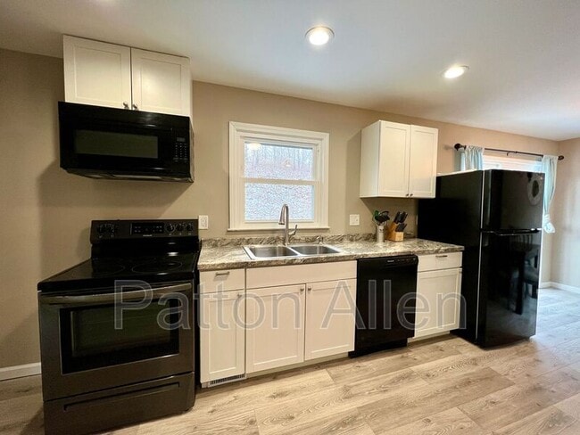 Building Photo - 63 Ben Lippen Rd