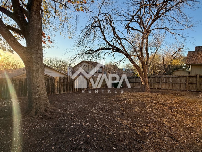 Building Photo - 6111 Feather Crest Ln