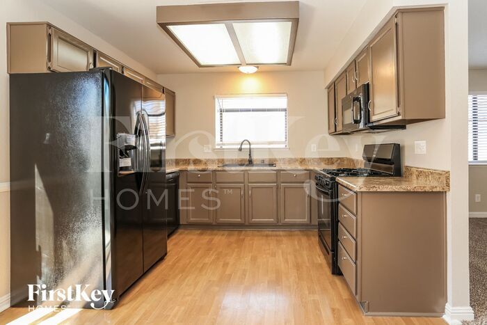 Building Photo - 5880 Filmore Ave