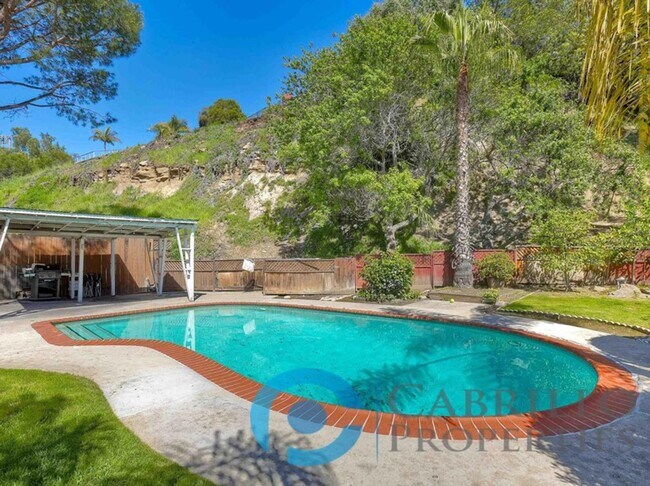 Building Photo - Gorgeous 5bd/3ba house walking distance to SDSU w/ Pool