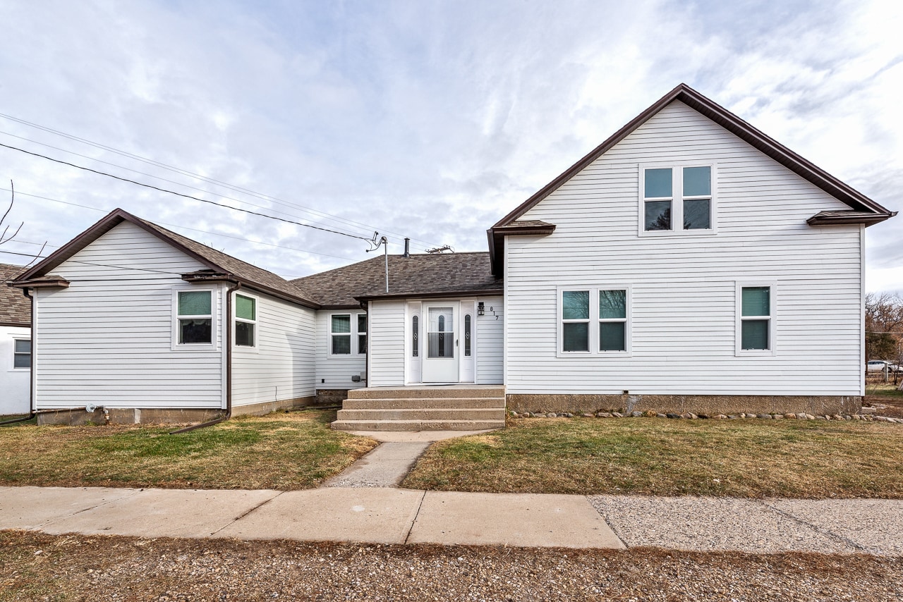 Building Photo - 817 7th Ave