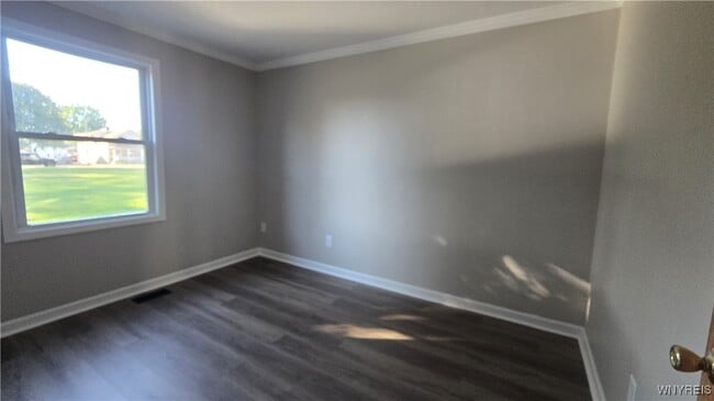 Building Photo - 5422 Transit Rd