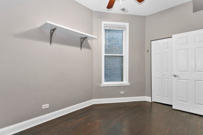 Building Photo - 2642 W Potomac Ave