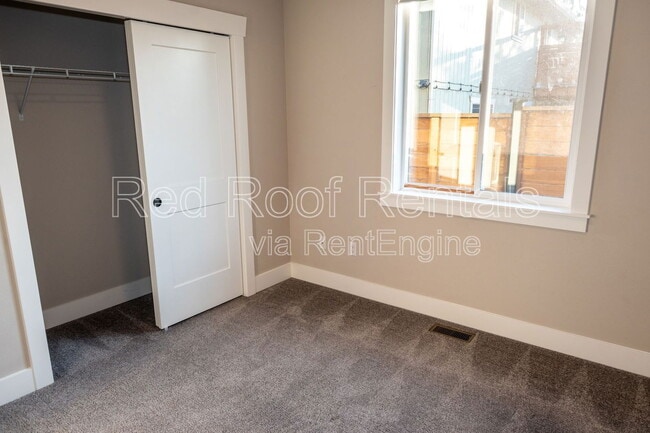 Building Photo - 9209 Winona St SW