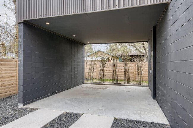 Building Photo - 1214 Pasadena Dr