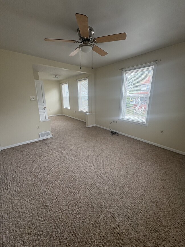 Building Photo - 506 Parker Ave