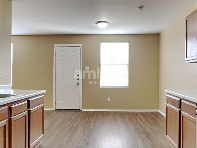 Building Photo - 1836 Elk Lake Tr