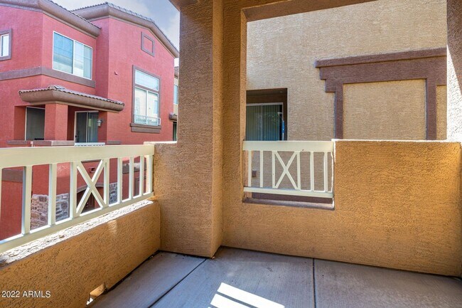 Building Photo - 1920 E Bell Rd