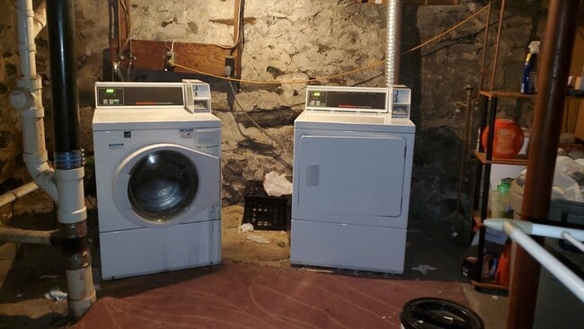 Building Photo - 22 Park Rd