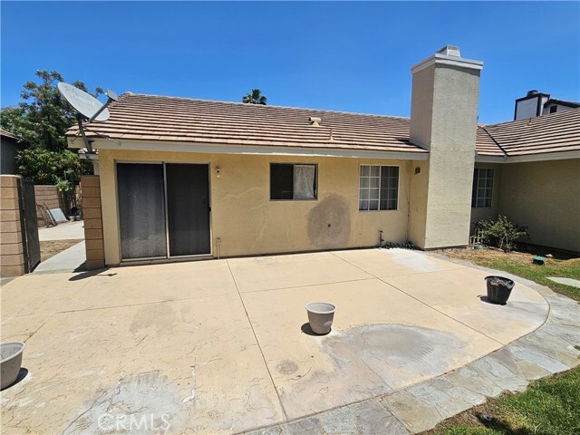 Building Photo - 890 N Driftwood Ave
