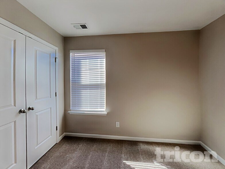 Building Photo - 2906 San Saba St