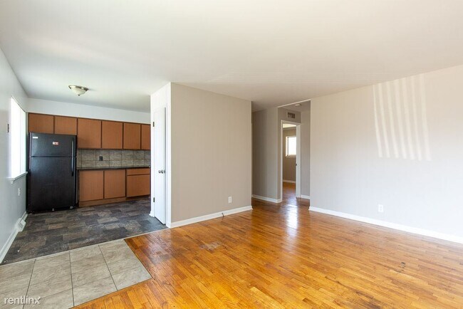Building Photo - 2 br, 1 bath  - 1234 Holmes Rd Apt 1