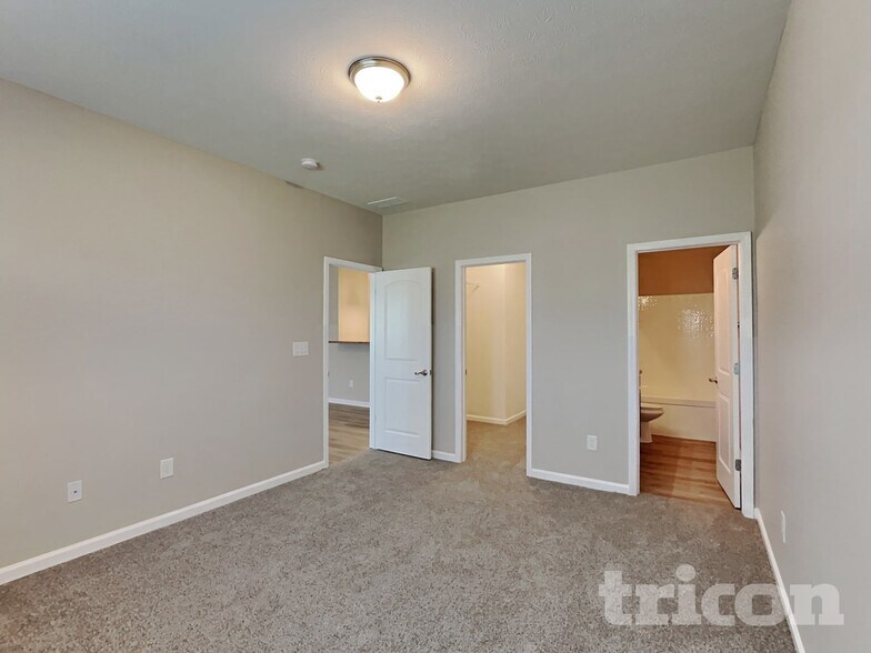 Building Photo - 10726 Crane Dr