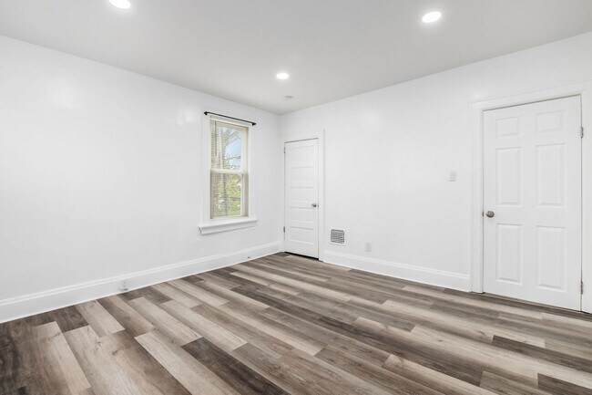 Building Photo - 1417 Gault St