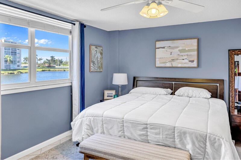 Building Photo - 311 SE 3rd St