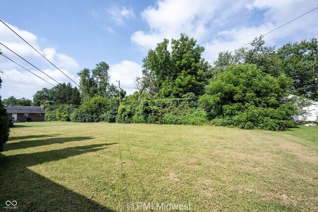 Building Photo - 5820 Grandview Dr