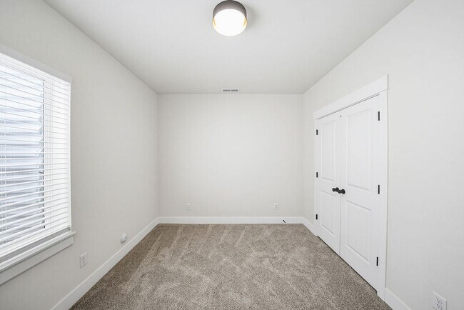 Building Photo - 485 E River Rd