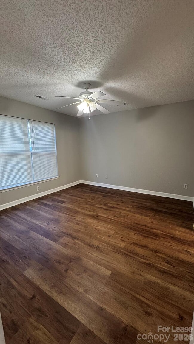 Building Photo - 4913 Hopewood Ln