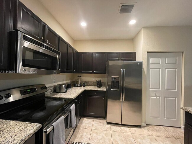 Building Photo - 8878 W 33rd Ave