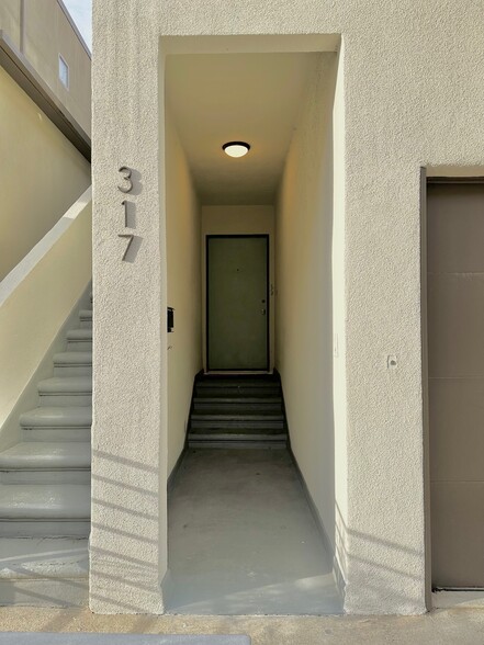 Primary Photo - 317 Gull St
