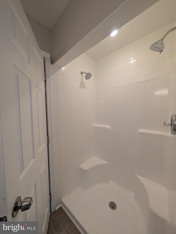 Building Photo - 2 Hawkesbury Ct