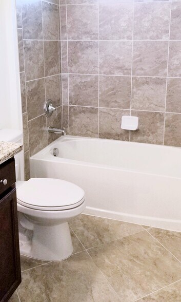 Guest Bathroom - 12604 Garibaldi Ln