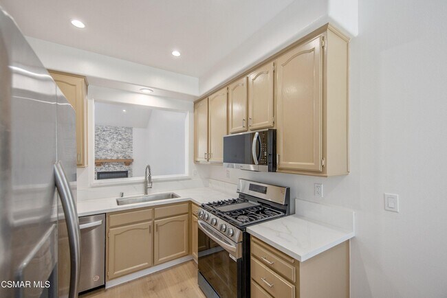Building Photo - 4791 Parma Dr