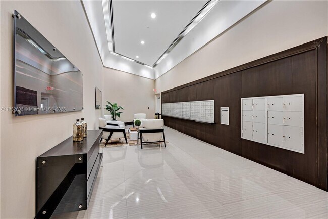 Building Photo - 16485 Collins Ave