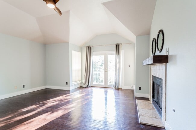 Building Photo - Gorgeous 4BR 2.5/BA Home with White Kitchen & Tree-Filled Yard